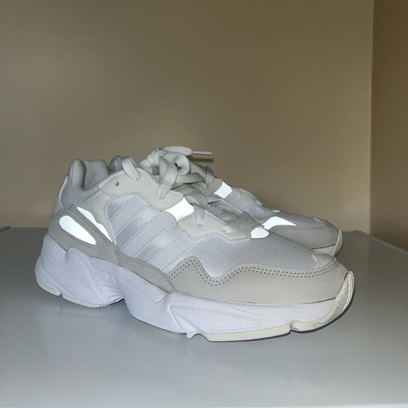 NEW ADIDAS Yung-96 - Picture 3 of 10